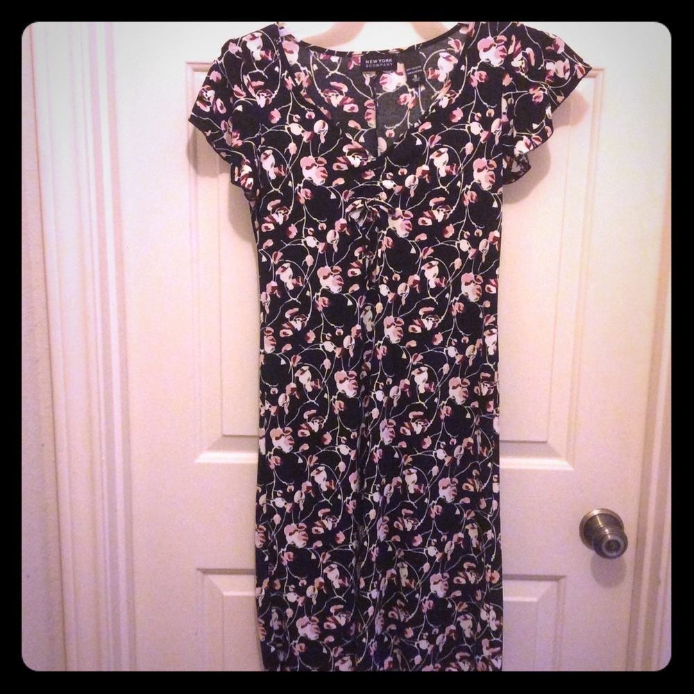 New York & Co cap sleeve S black floral dress